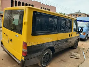 Ford Transit 2008 Yellow