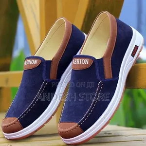 Men Sneakers Black and White Colour