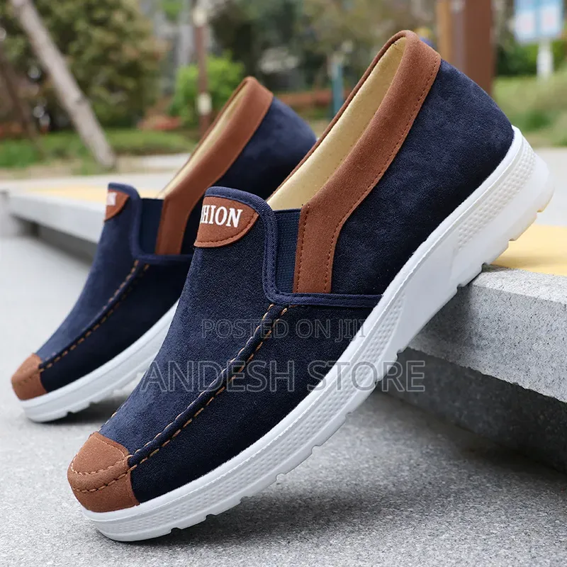 Men Sneakers Black and White Colour