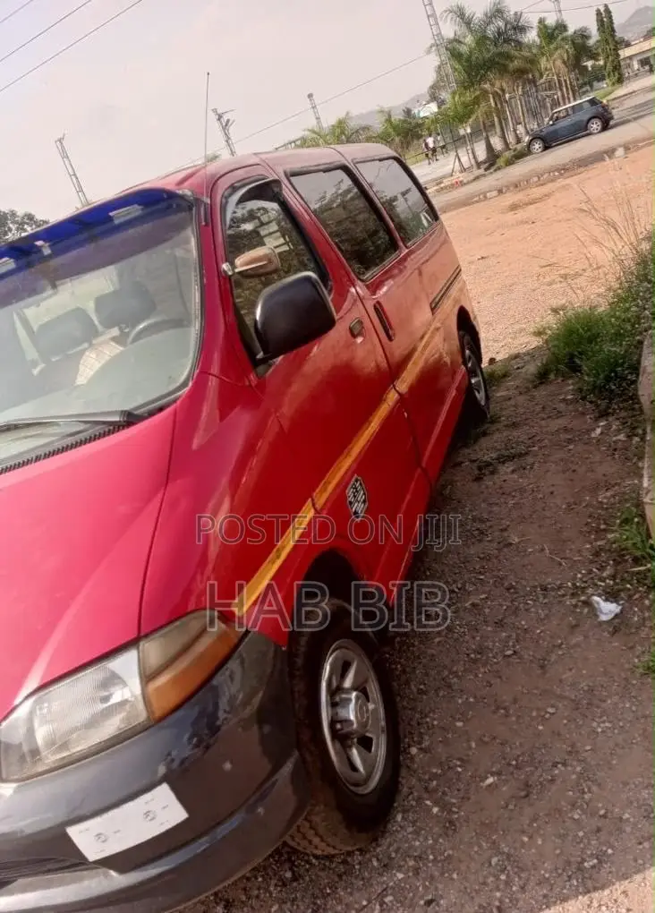 Toyota HiAce 2008 Red