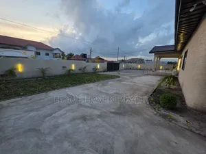 5bdrm House in Tse Addo, Tseaddo for rent