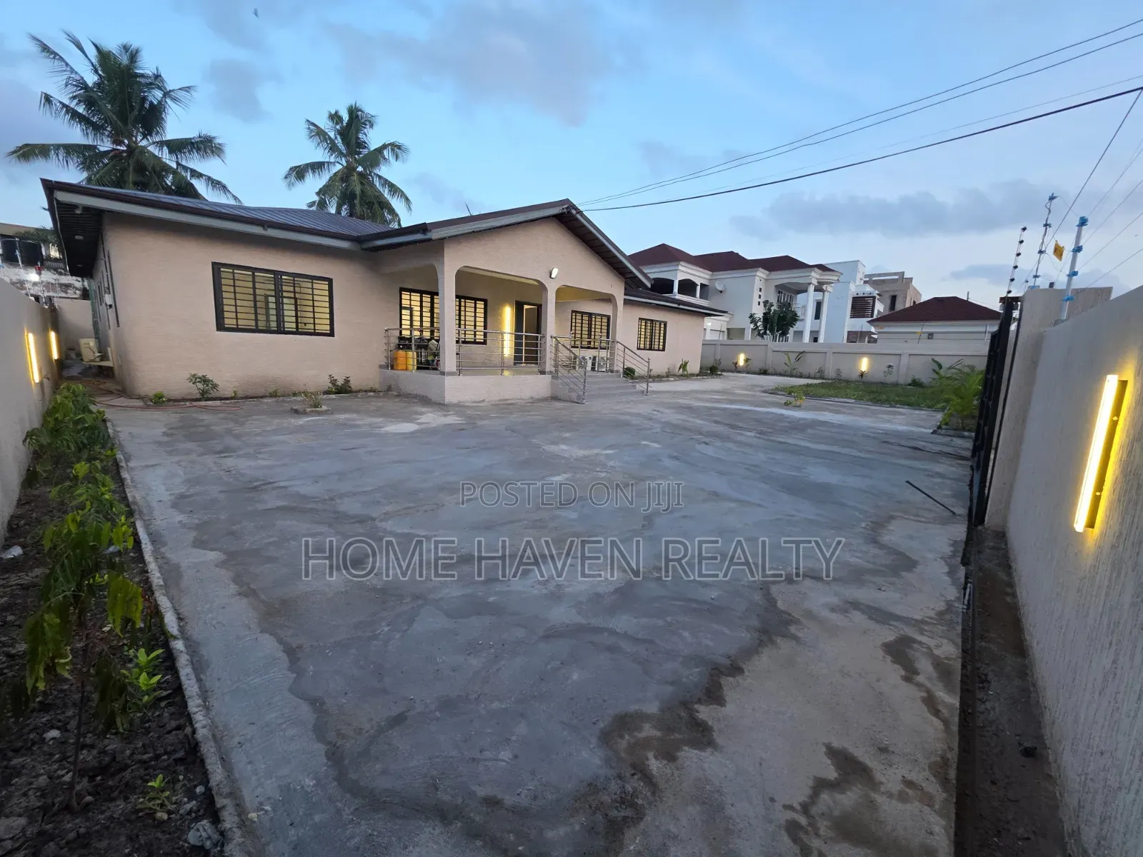 5bdrm House in Tse Addo, Tseaddo for rent