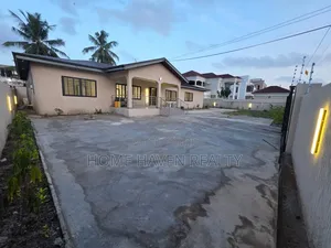 5bdrm House in Tse Addo, Tseaddo for rent