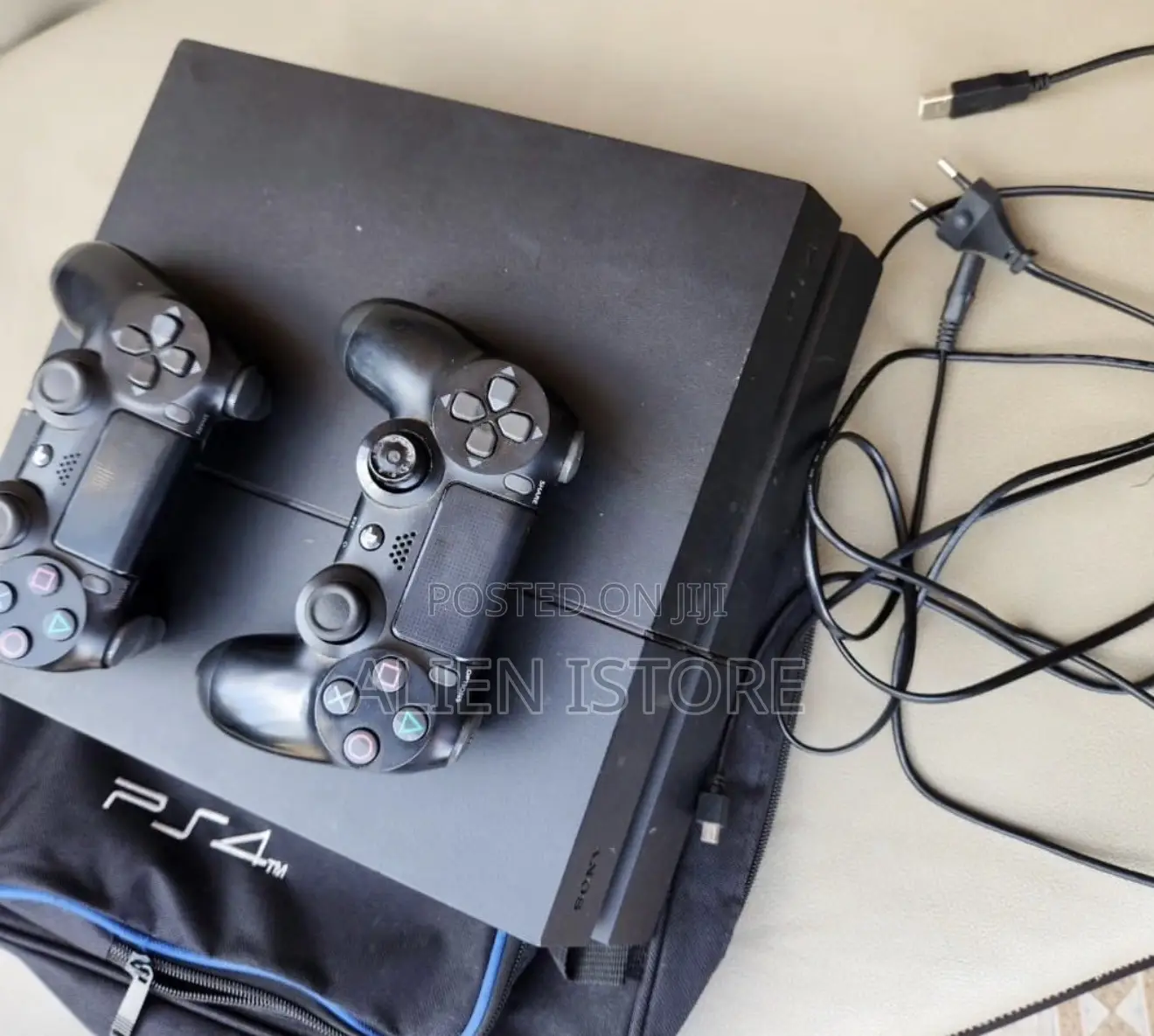 PlayStation 4 500gb ( 8 GAMES )