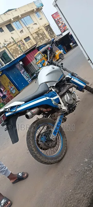 Suzuki 2019 Blue