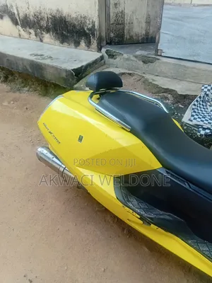Yamaha Majesty 2005 Yellow