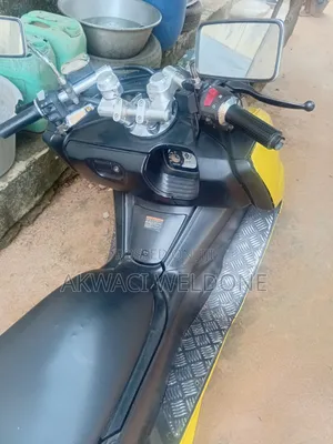 Yamaha Majesty 2005 Yellow