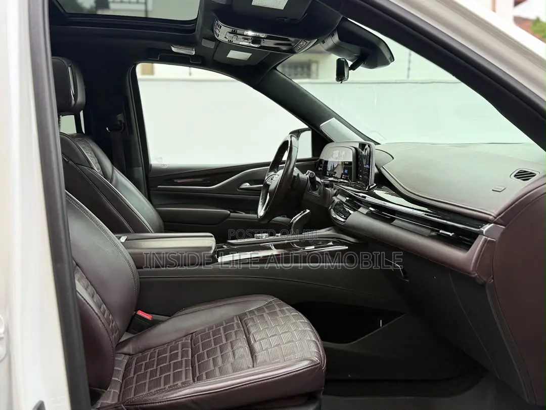 Cadillac Escalade 2023 White