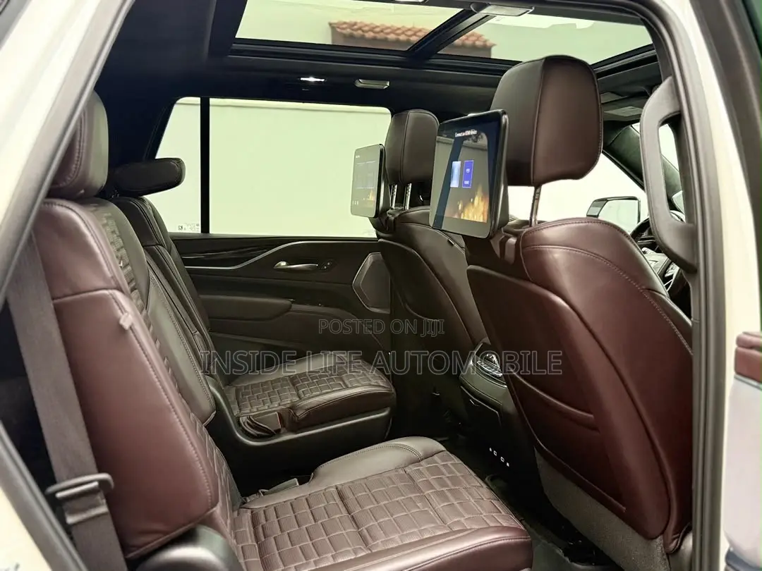 Cadillac Escalade 2023 White