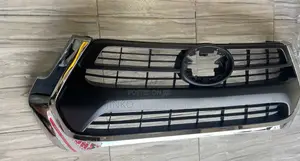 Toyota Hilux 2020-2025 Grille