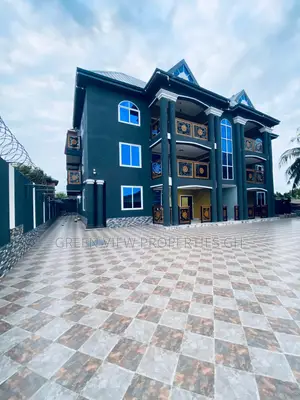 1bdrm Apartment in West Hills Mall Area for rent
