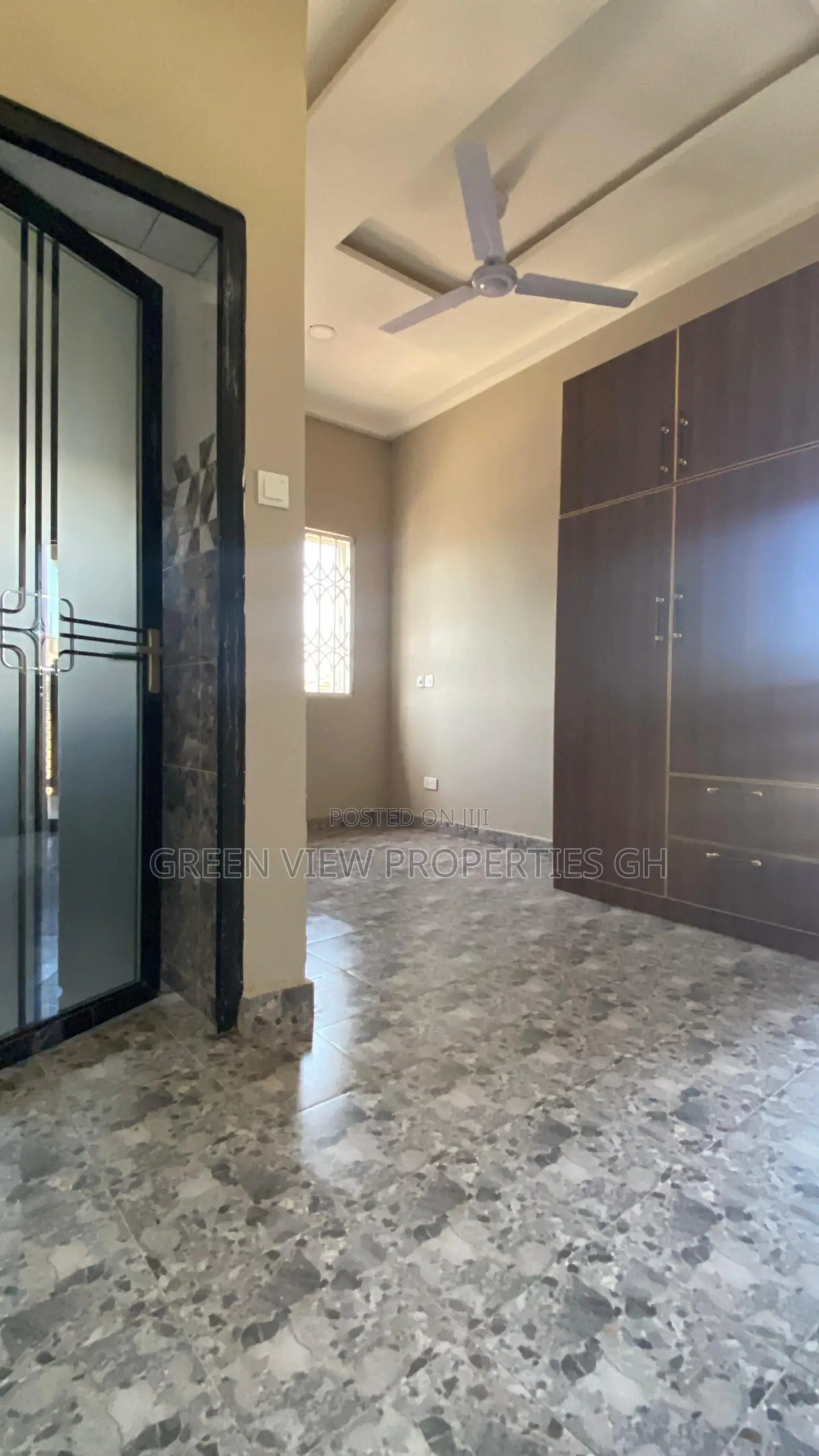 1bdrm Apartment in West Hills Mall Area for rent