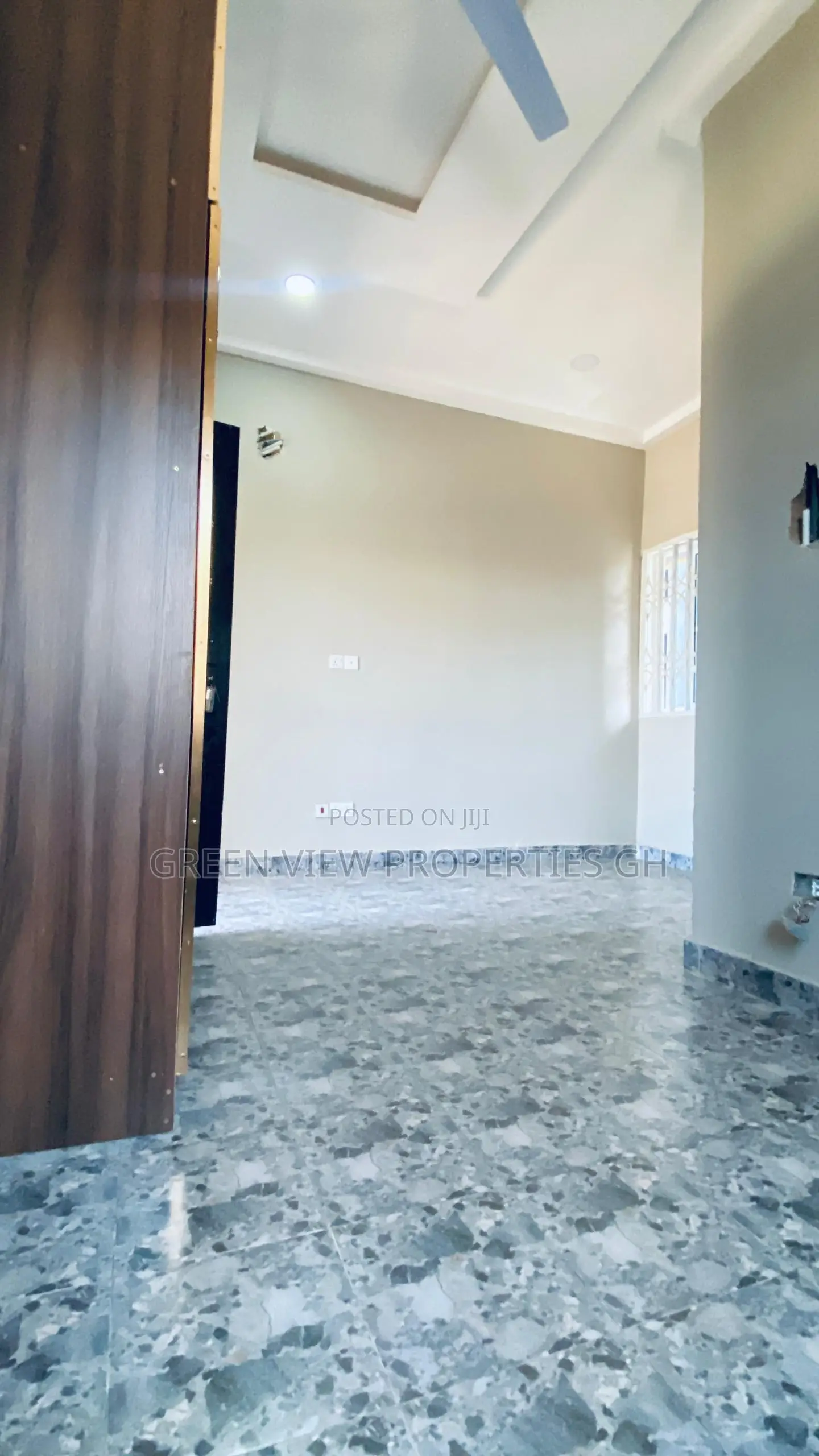 1bdrm Apartment in West Hills Mall Area for rent