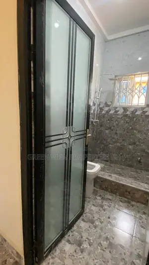 1bdrm Apartment in West Hills Mall Area for rent