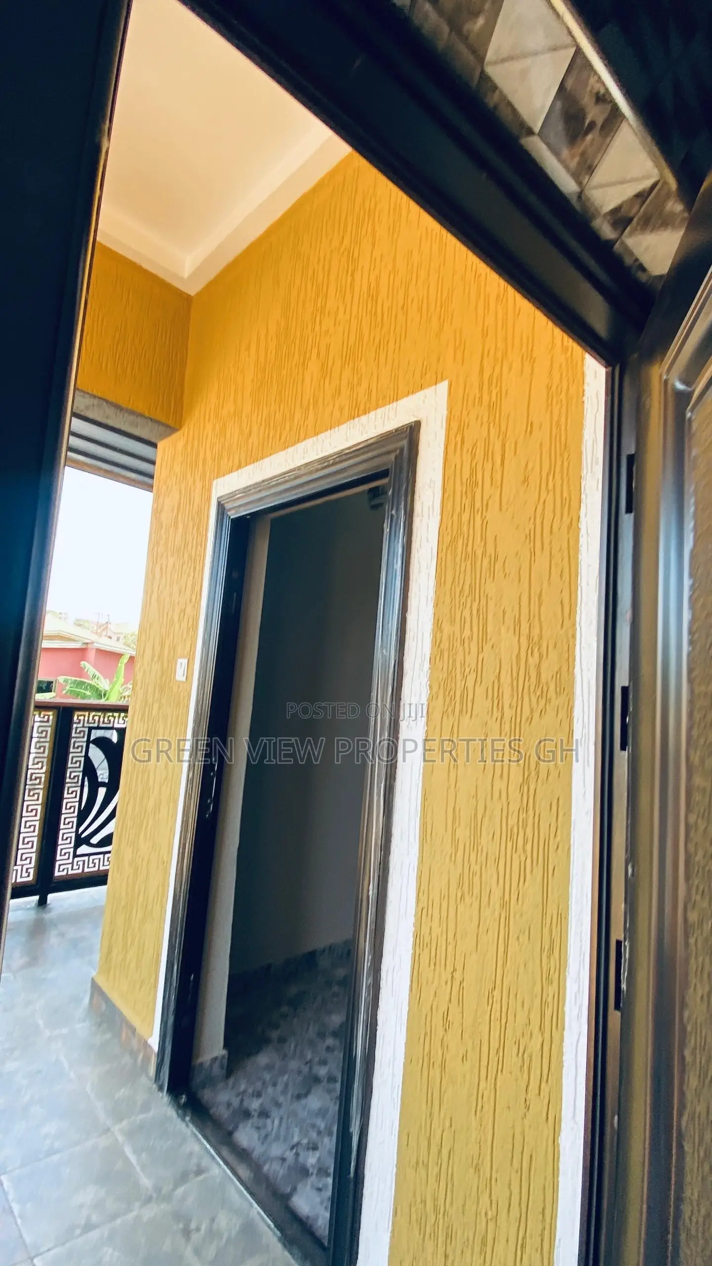 1bdrm Apartment in West Hills Mall Area for rent