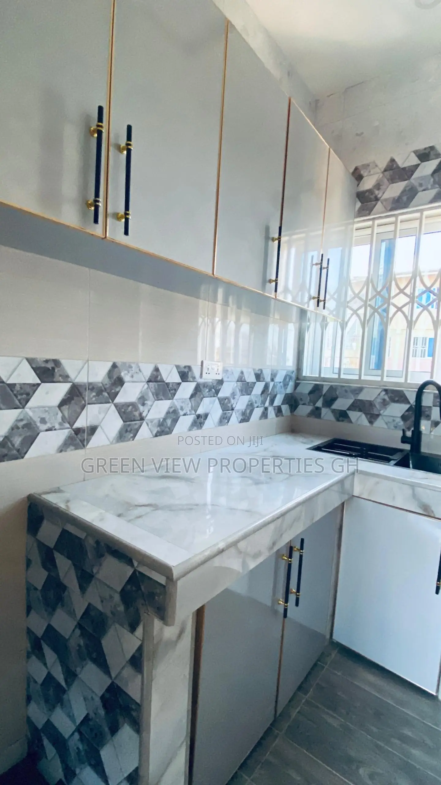1bdrm Apartment in West Hills Mall Area for rent
