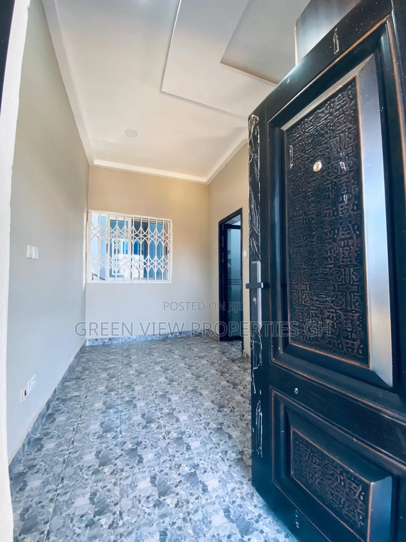 1bdrm Apartment in West Hills Mall Area for rent