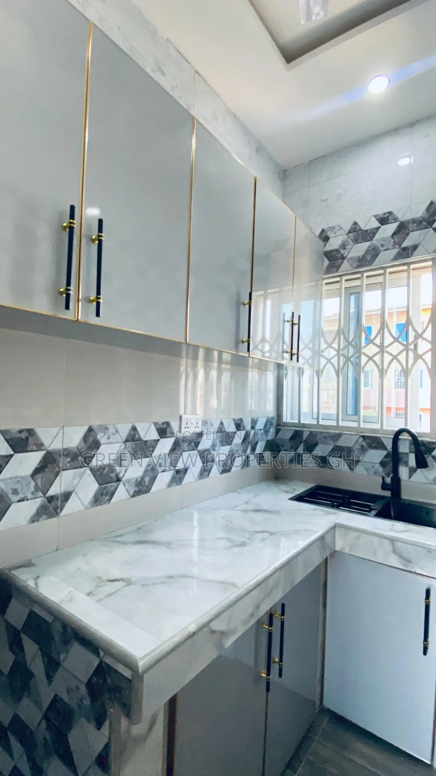 1bdrm Apartment in West Hills Mall Area for rent