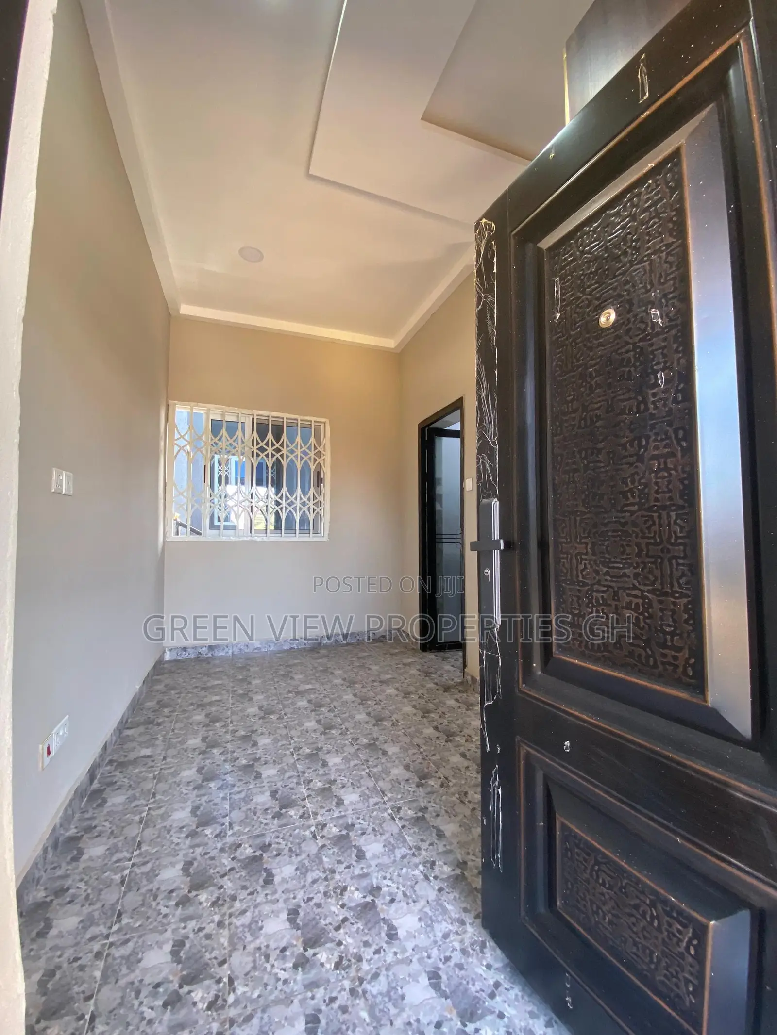 1bdrm Apartment in West Hills Mall Area for rent