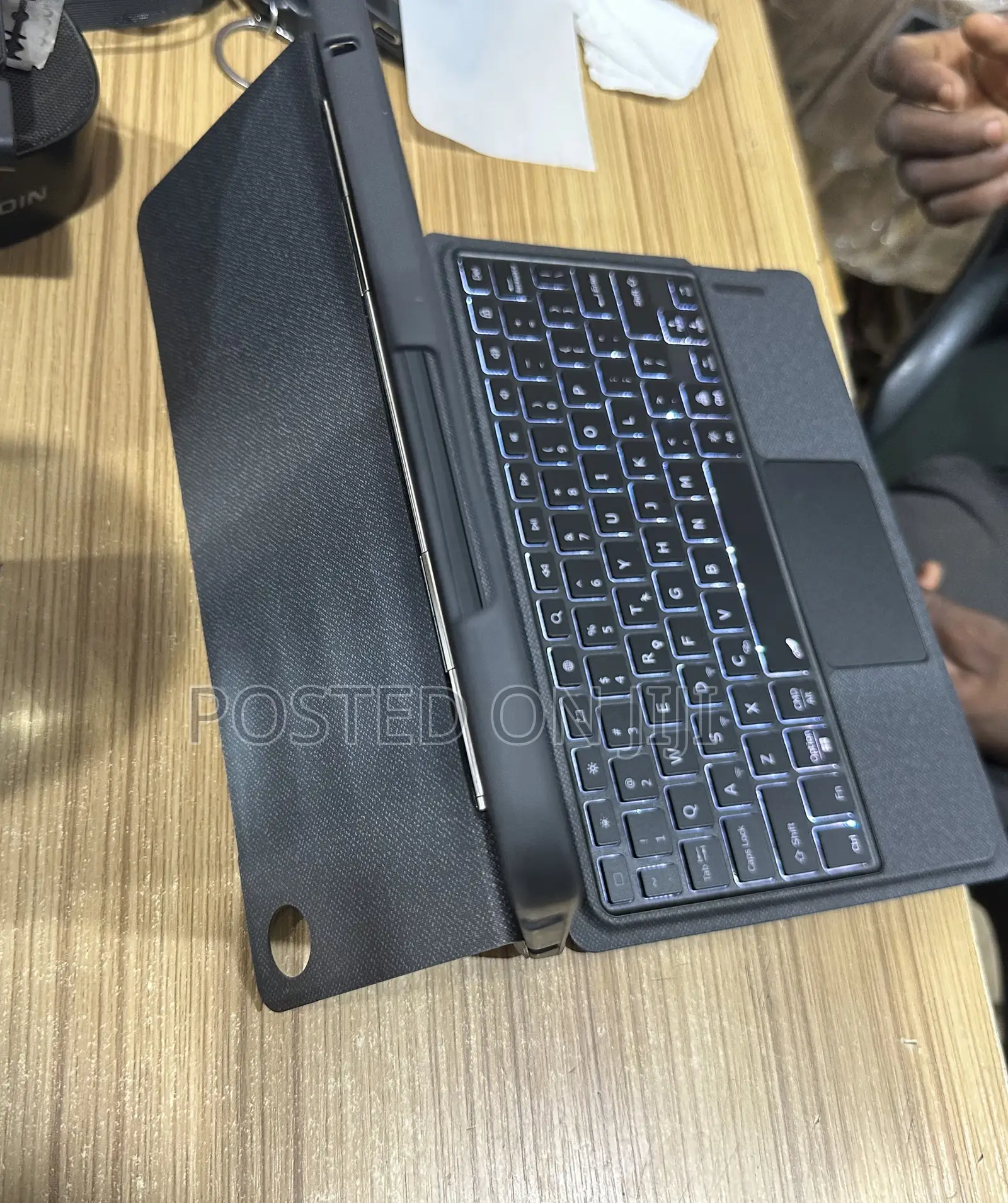 Tablet A11+ /A9plus Magnetic Smart Keyboard Case With Trackpad Light