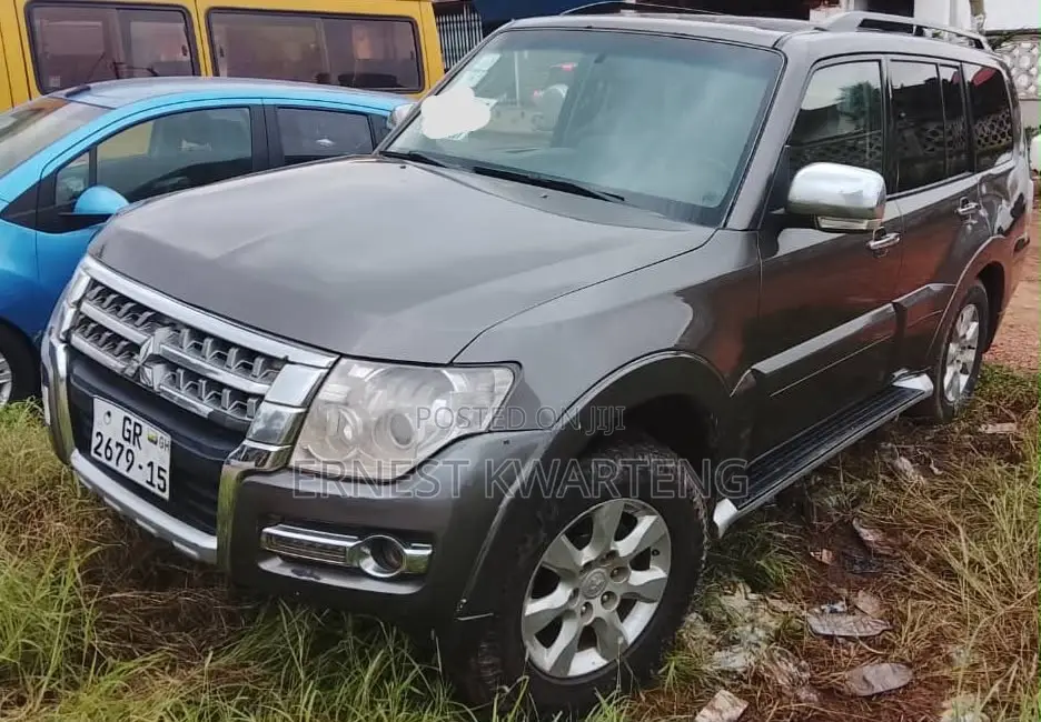 Mitsubishi Pajero 2015 Silver