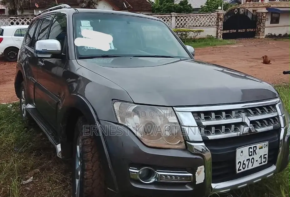 Mitsubishi Pajero 2015 Silver
