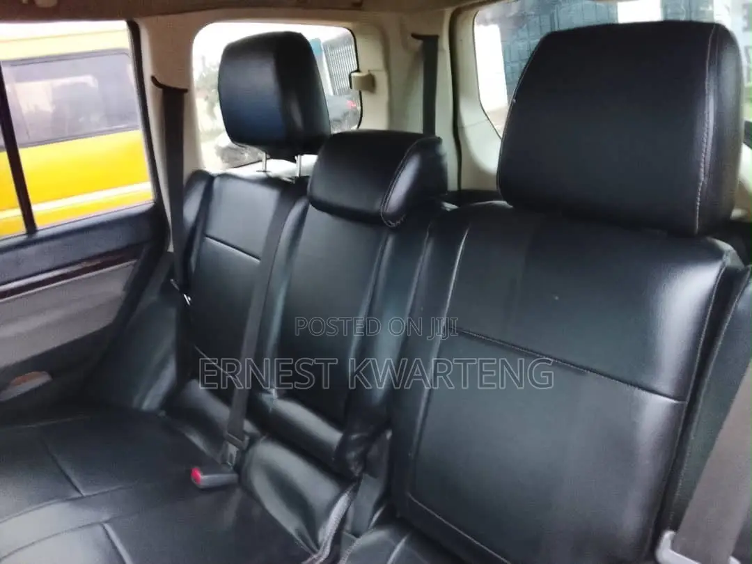 Mitsubishi Pajero 2015 Silver