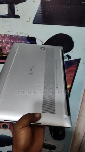 Laptop Dell XPS 15 9510 32GB Intel Core i9 SSHD (Hybrid) 1T