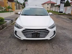 Hyundai Elantra SE Sedan FWD (2.0L 4cyl 6M) 2017 White