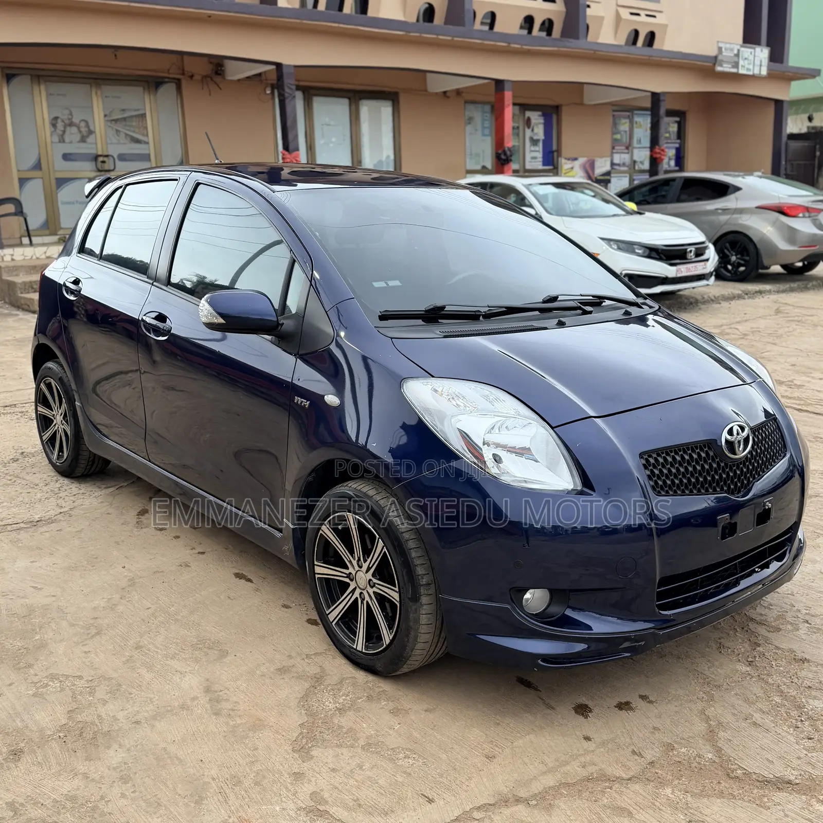 Toyota Yaris Base Hatchback 5dr 2010 Blue