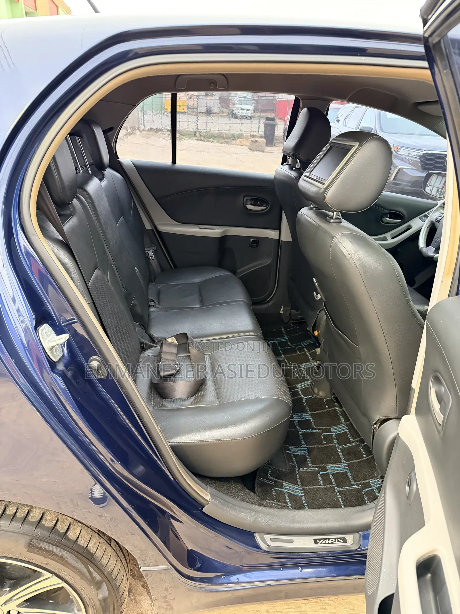 Toyota Yaris Base Hatchback 5dr 2010 Blue