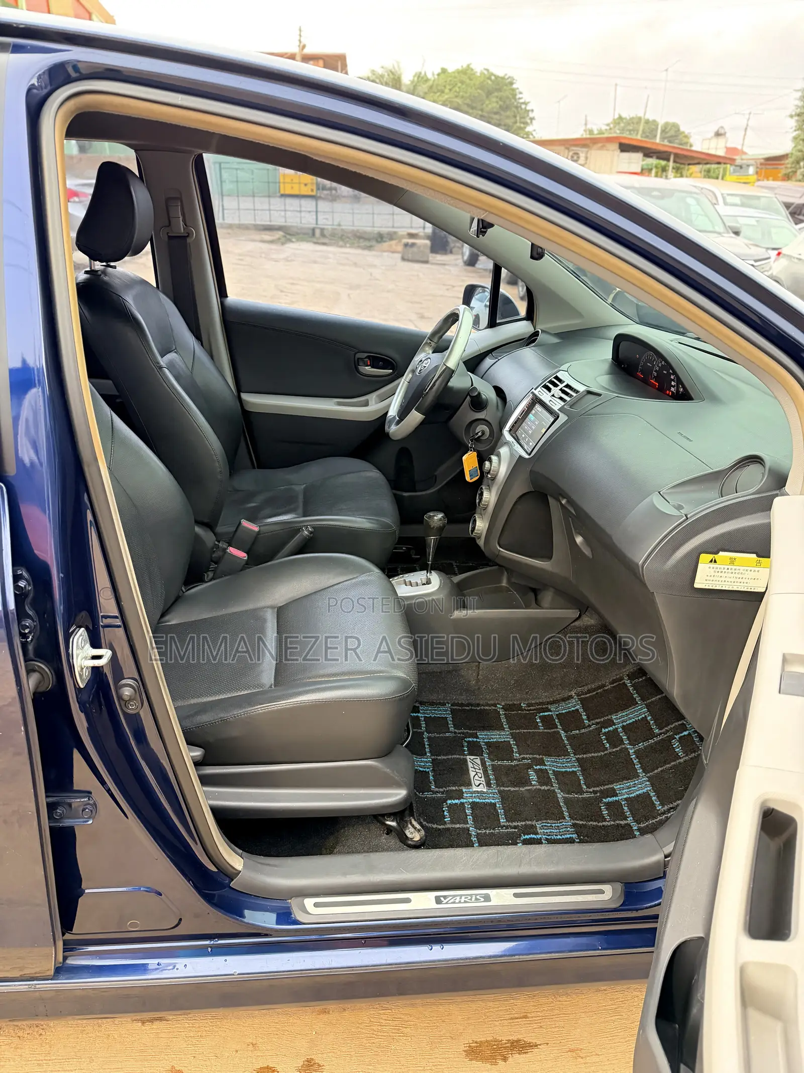 Toyota Yaris Base Hatchback 5dr 2010 Blue