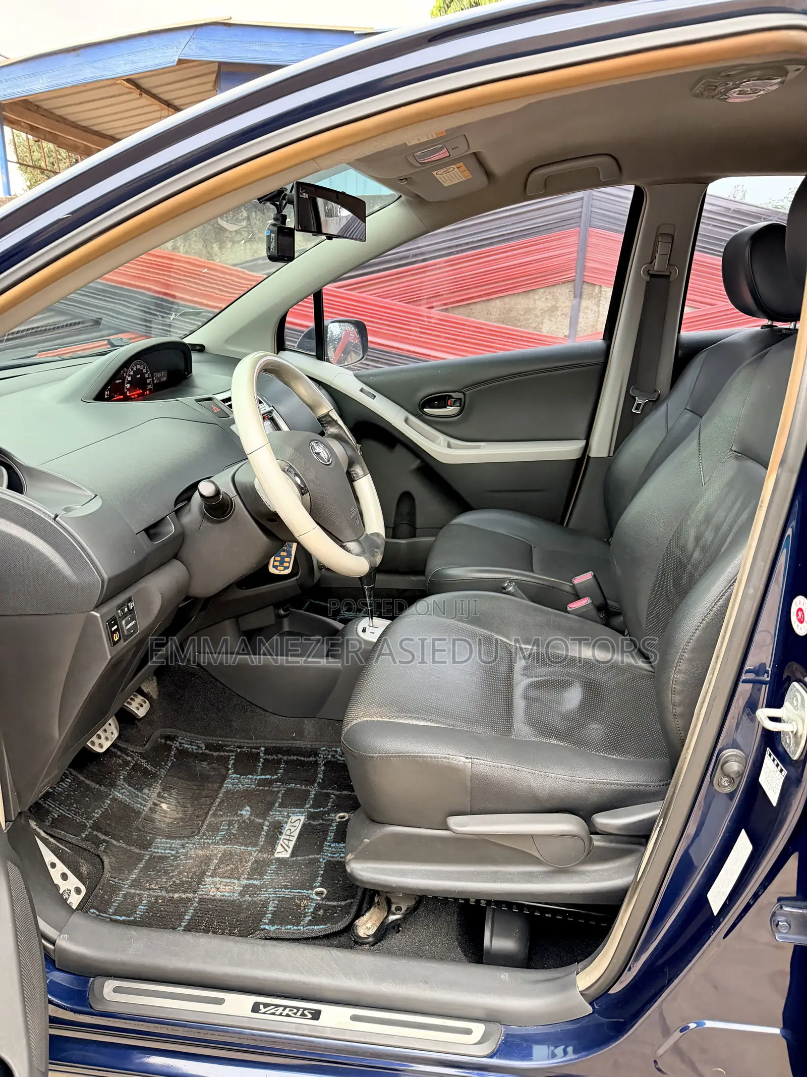 Toyota Yaris Base Hatchback 5dr 2010 Blue