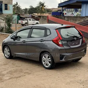 Honda Fit EX-L w/Navigation 4dr Hatchback (1.5L 4cyl CVT) 2015 Gray