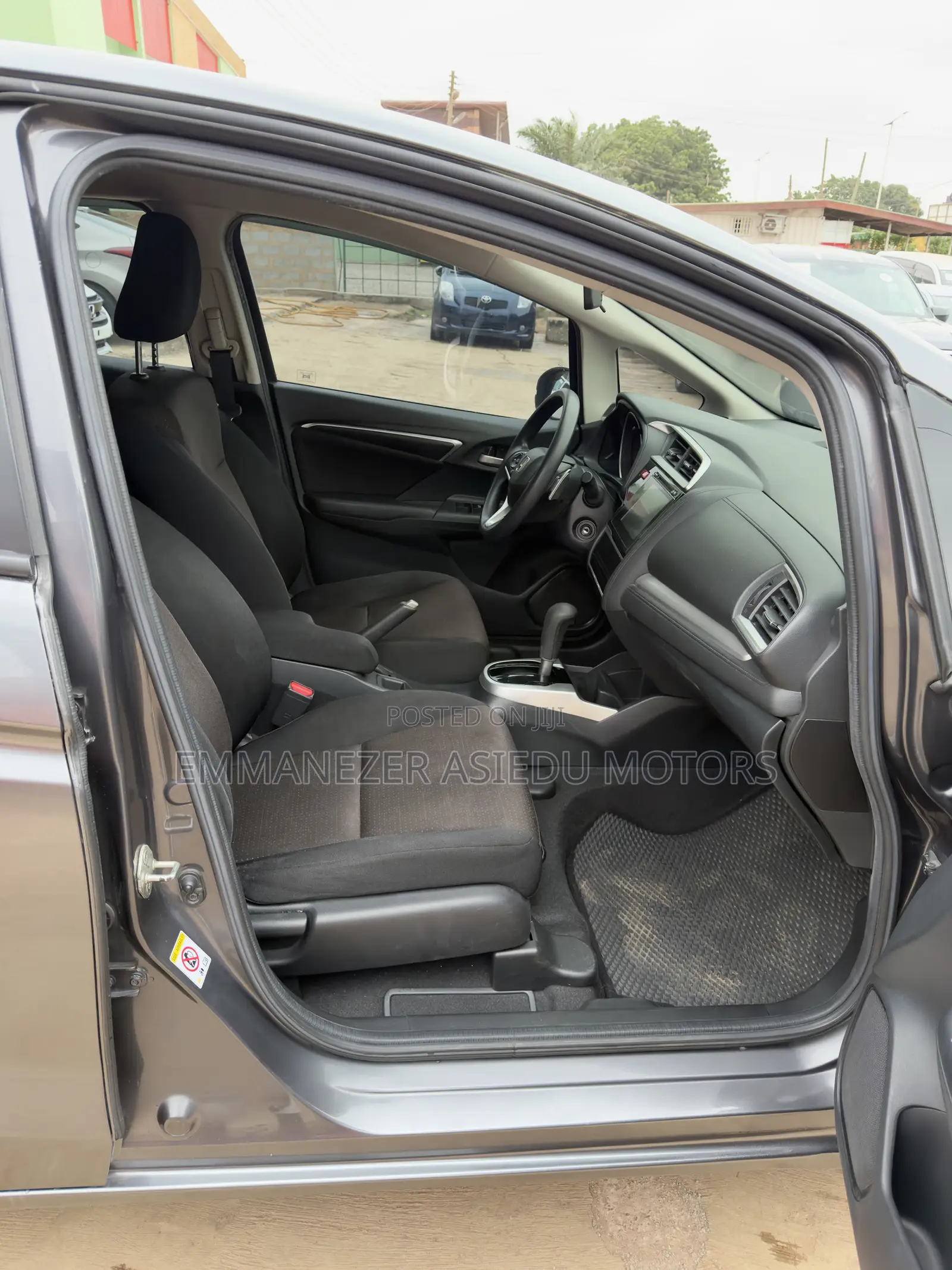 Honda Fit EX-L w/Navigation 4dr Hatchback (1.5L 4cyl CVT) 2015 Gray