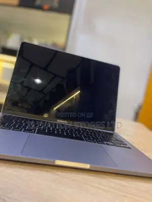 Laptop Apple MacBook Pro 2020 16GB Intel Core i7 SSD 512GB