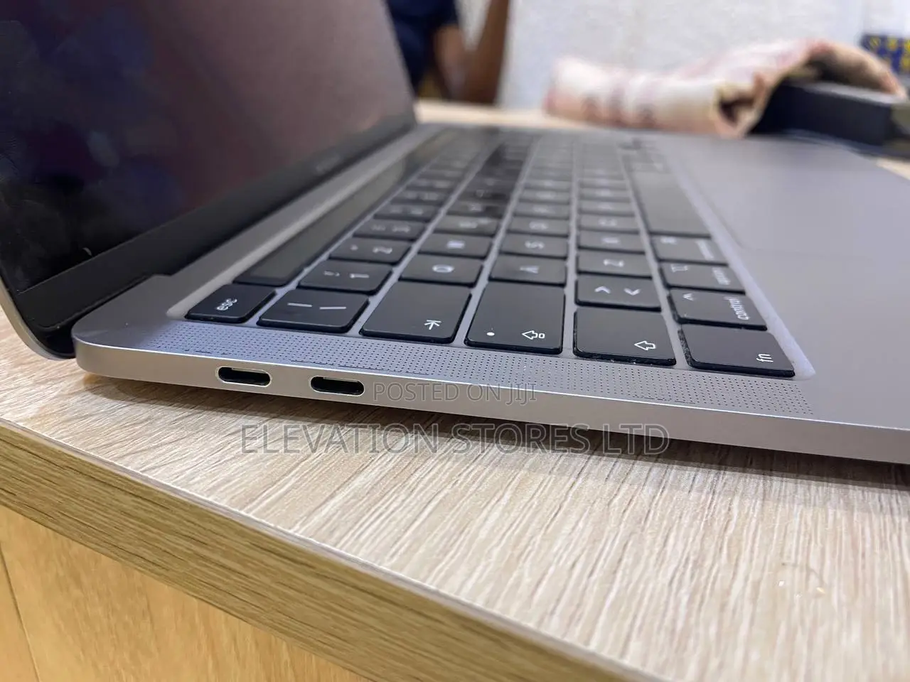 Laptop Apple MacBook Pro 2020 16GB Intel Core i7 SSD 512GB