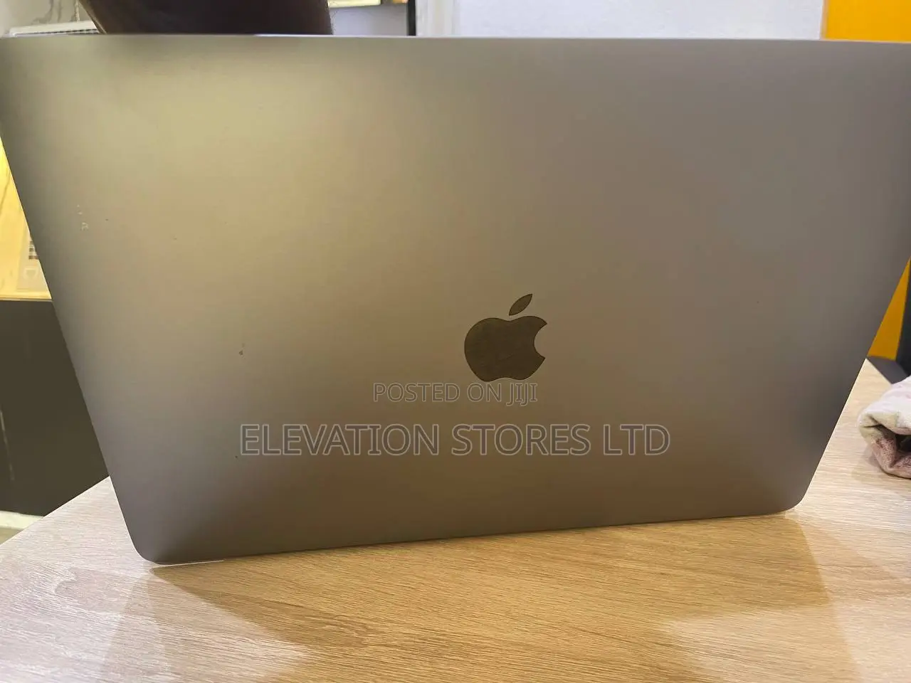 Laptop Apple MacBook Pro 2020 16GB Intel Core i7 SSD 512GB