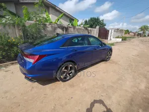 Hyundai Elantra 2024 Blue