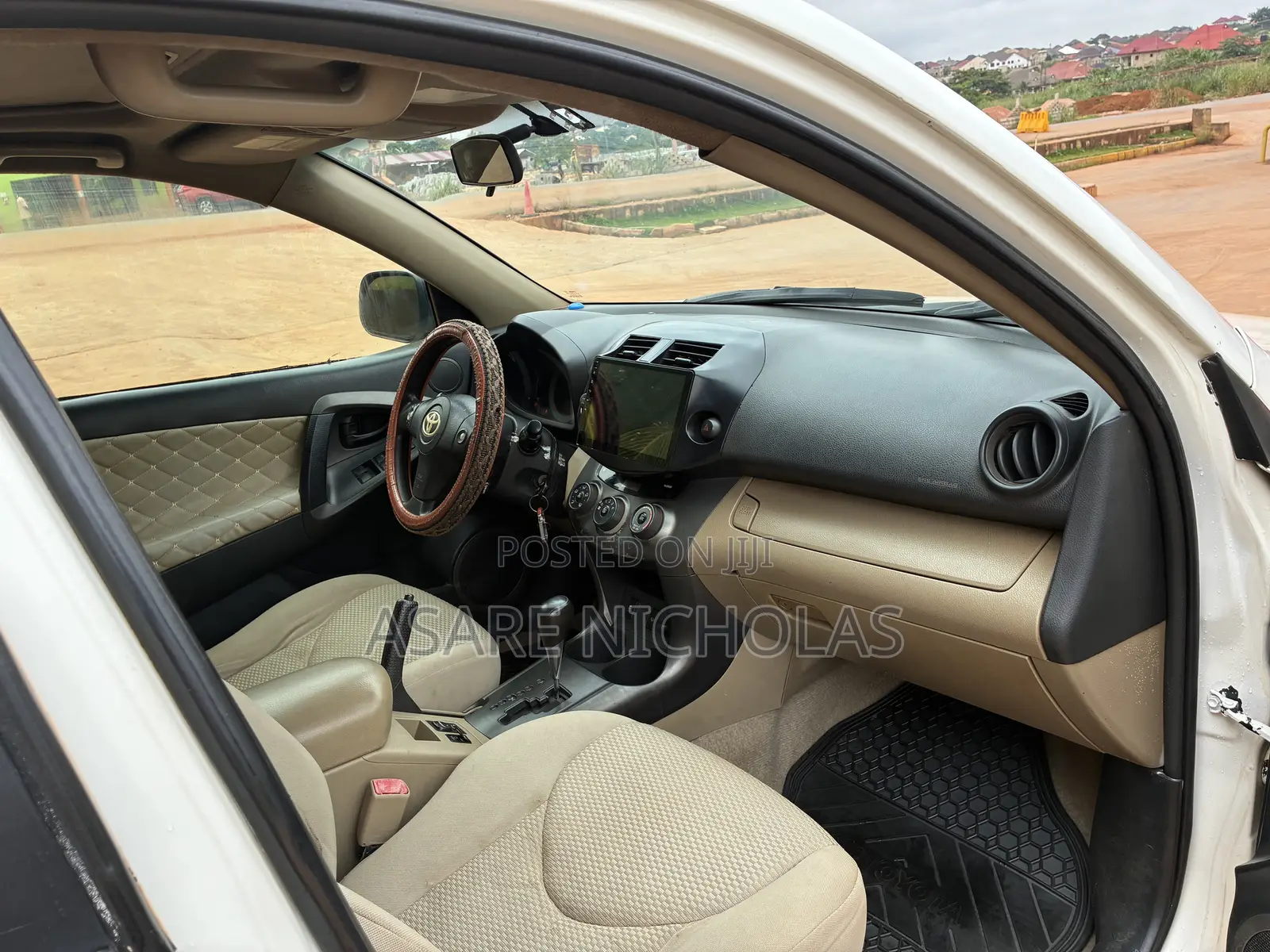 Toyota RAV4 2010 White