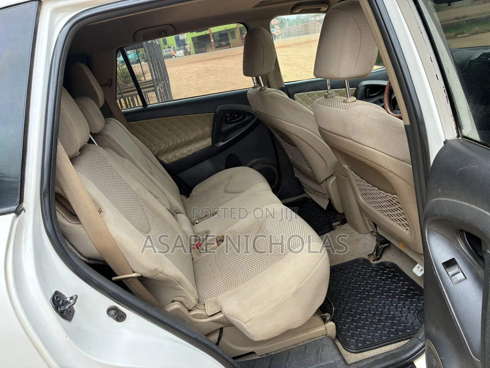 Toyota RAV4 2010 White