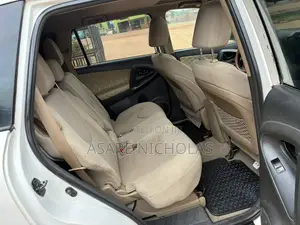 Toyota RAV4 2010 White