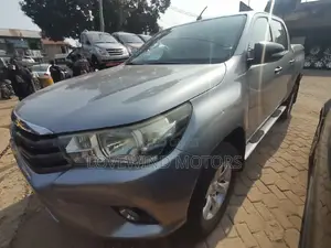 Toyota Hilux Revo Double Cab Petrol 2.7 AWD 2016 Silver