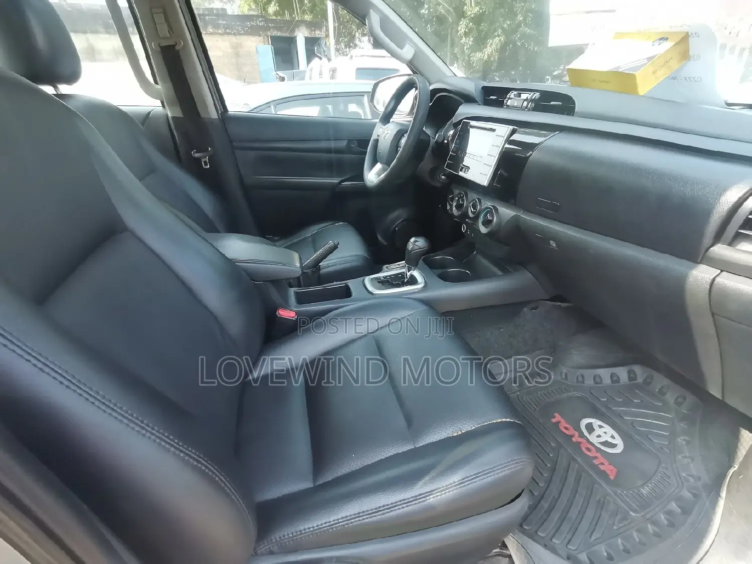Toyota Hilux Revo Double Cab Petrol 2.7 AWD 2016 Silver