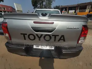 Toyota Hilux Revo Double Cab Petrol 2.7 AWD 2016 Silver