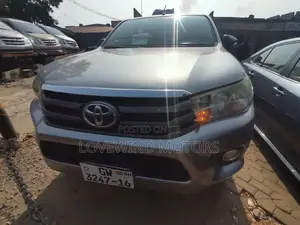 Toyota Hilux Revo Double Cab Petrol 2.7 AWD 2016 Silver