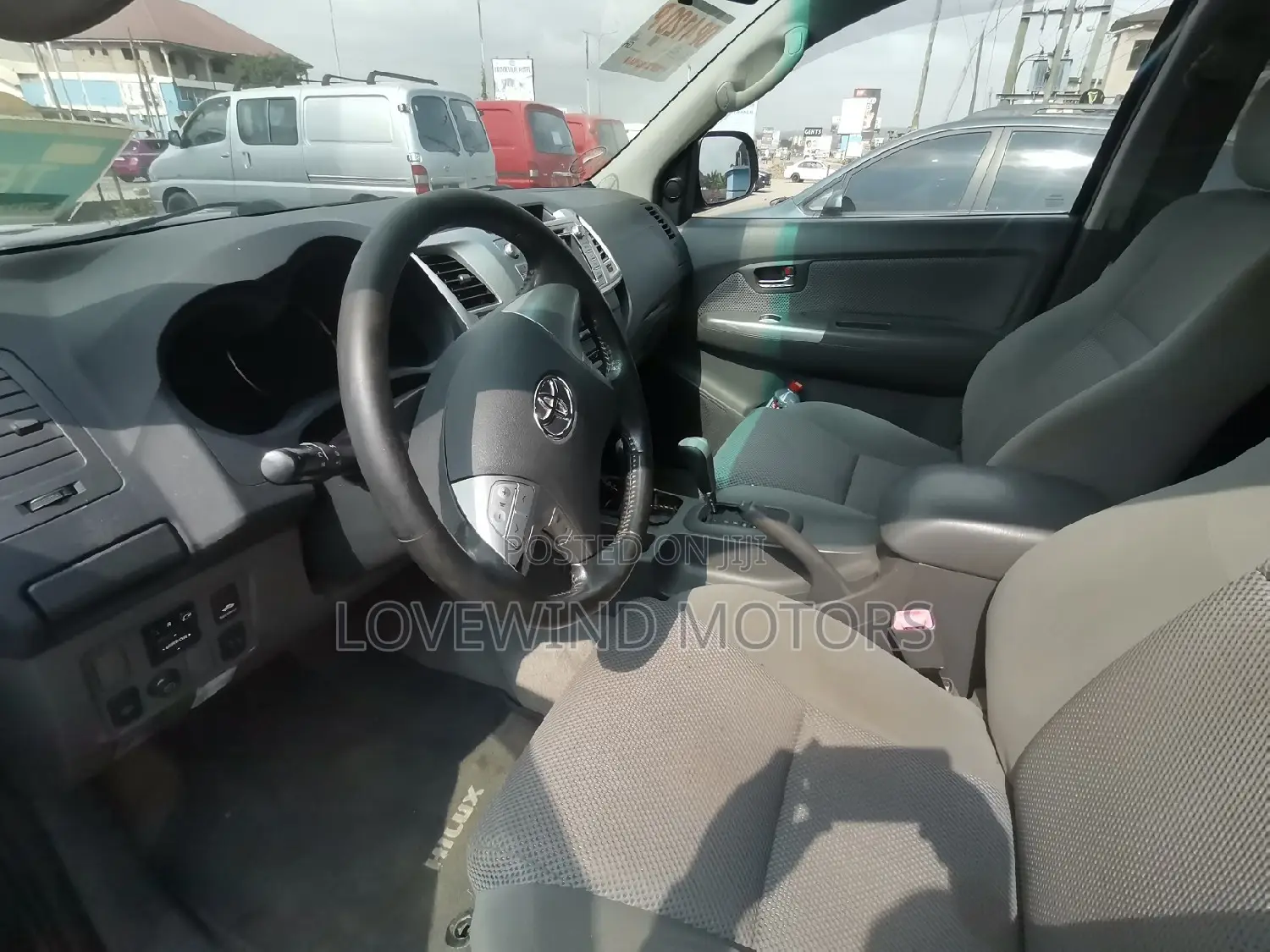 Toyota Hilux 2015 Black