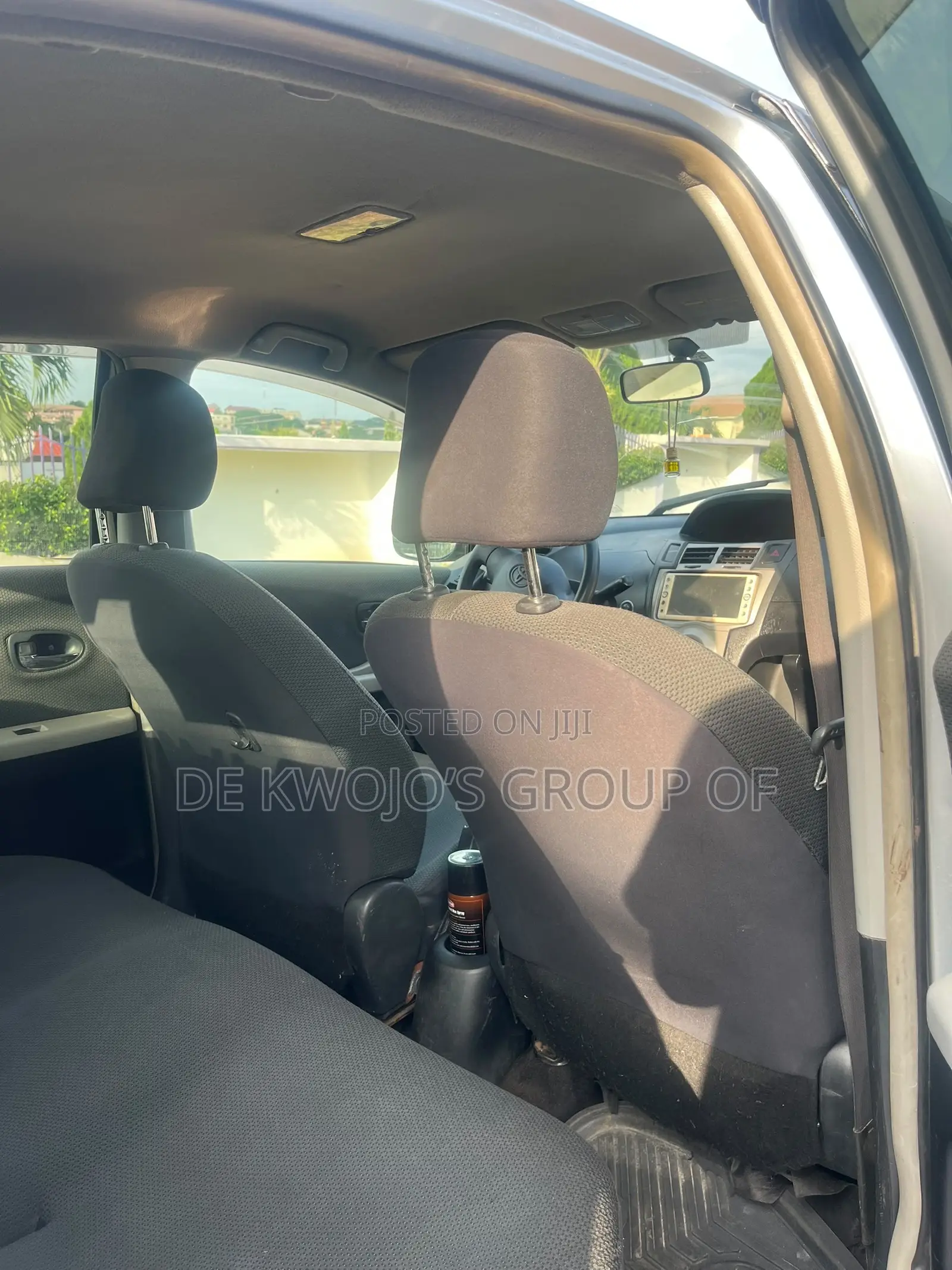 Toyota Vitz 2010 Silver