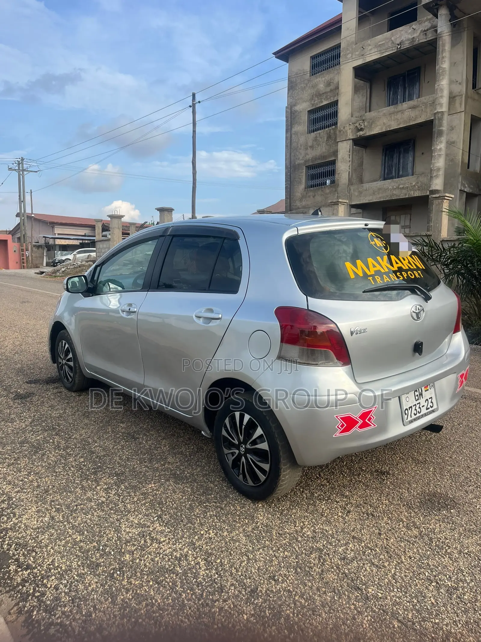 Toyota Vitz 2010 Silver
