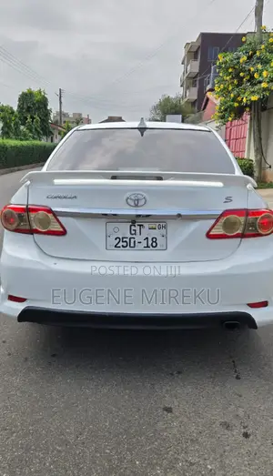 Toyota Corolla 2012 White